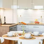 1 Bedroom Cozy Apartment In Dziwnow Daire *