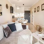 1 Bedroom Cozy Apartment In Dziwnow Daire *